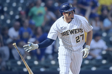 With less than 3 weeks left in season, Milwaukee Brewers are on the verge  of playoffs | Wisconsin Public Radio